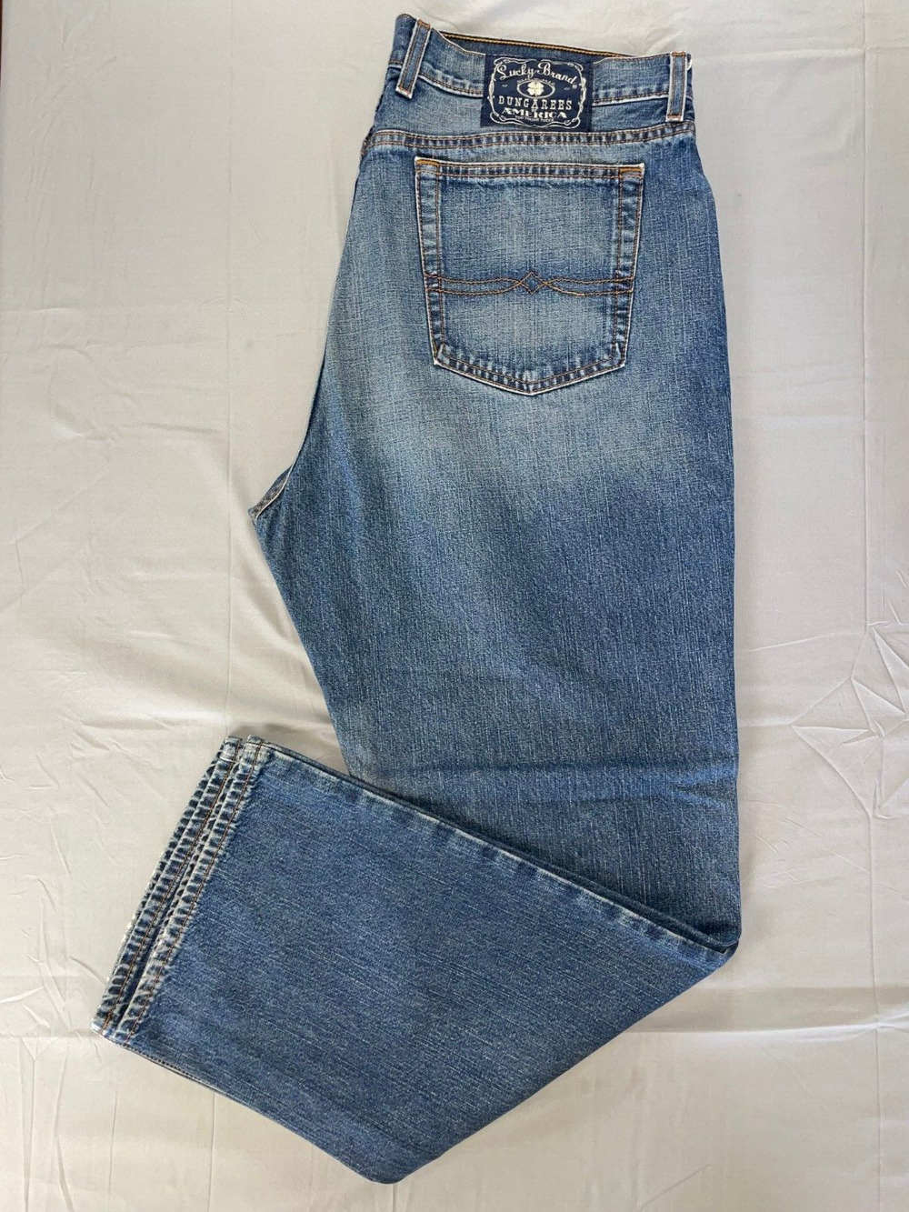 Lucky Brand Classic Fit 100% Cotton Denim Jeans. Medium Wash, Men's 38X32. GUC!